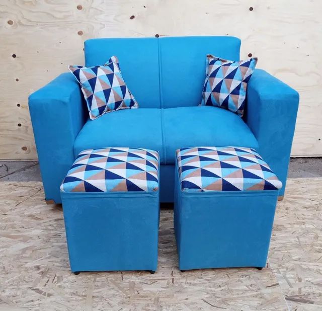 Sofá de 2 lugares com 2 puff Sofás e Poltronas Bom Jardim