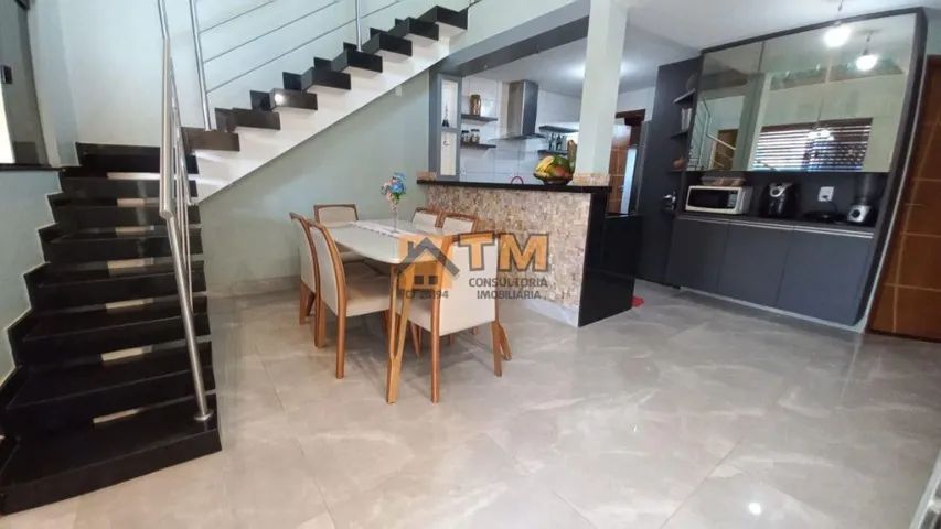 Sobrado com Fino Acabamento, Bem Localizado - Foto 3