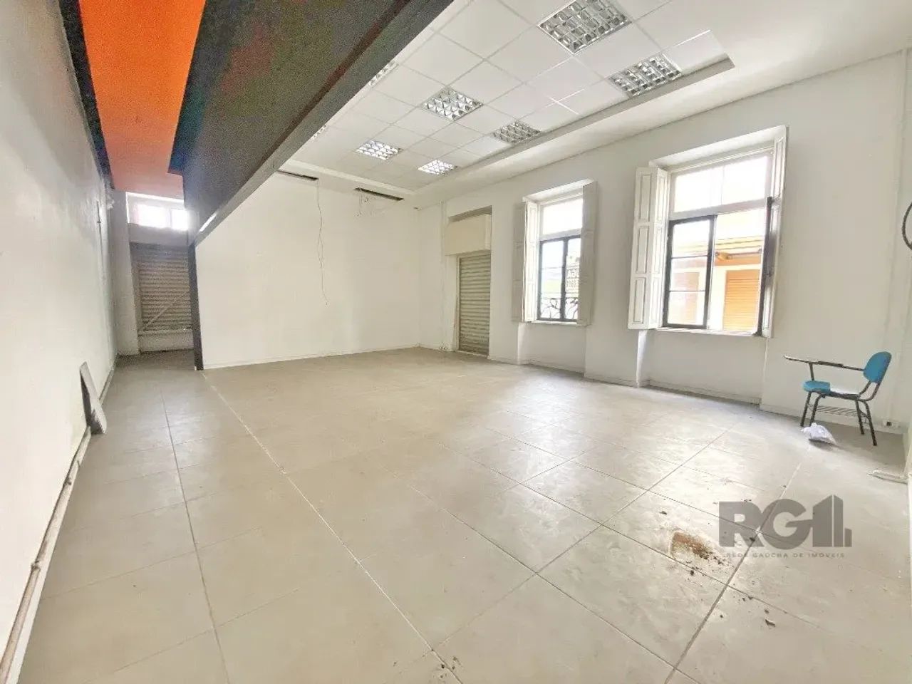 Prédio comercial em localização de esquina privilegiada no Centro Histórico, todo restaura - Foto 4