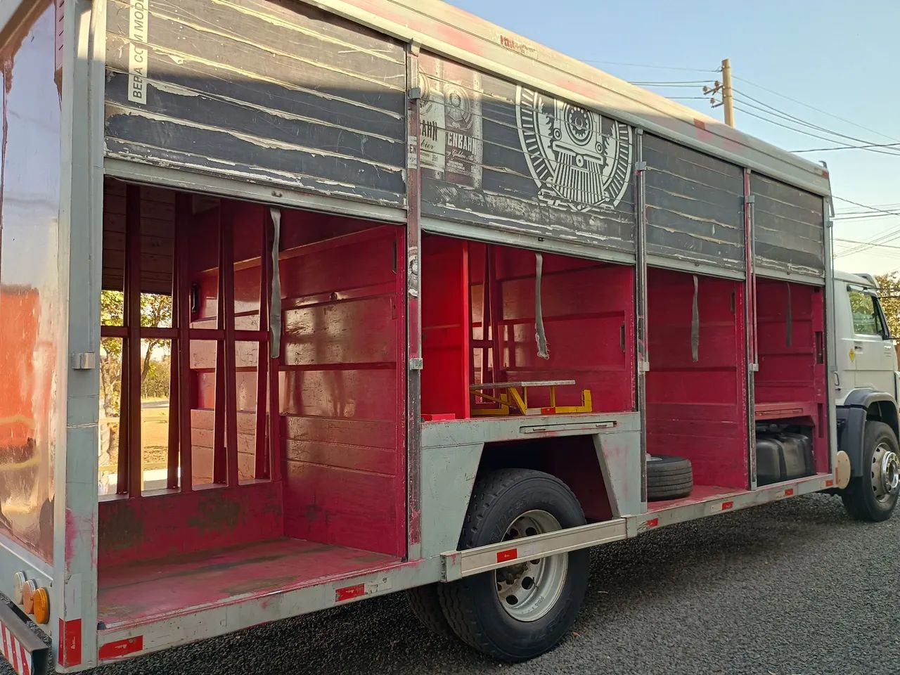 Caminhão pra transporte de bebidas 17 190 - Foto 3