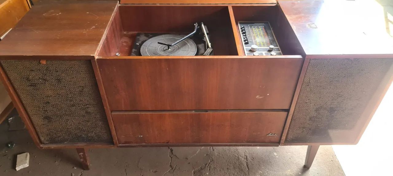 Som Vintage - Toca-discos e Rádio - Foto 2