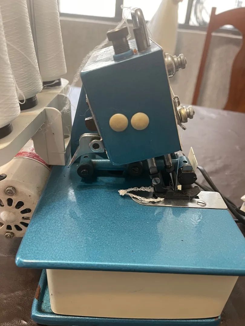 Mini  máquina de costura overloque - Foto 3
