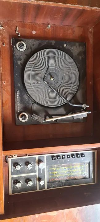 Som Vintage - Toca-discos e Rádio