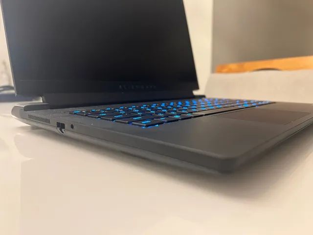 Alienware M15 R7 - Foto 3