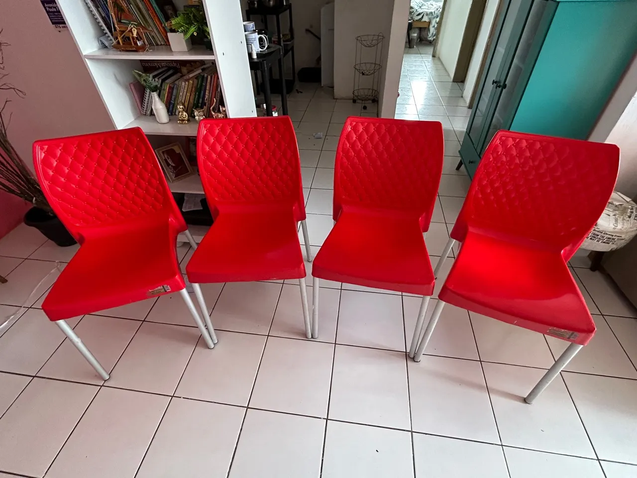 4 Cadeiras Vermelhas - Conforto e Estilo para sua casa!