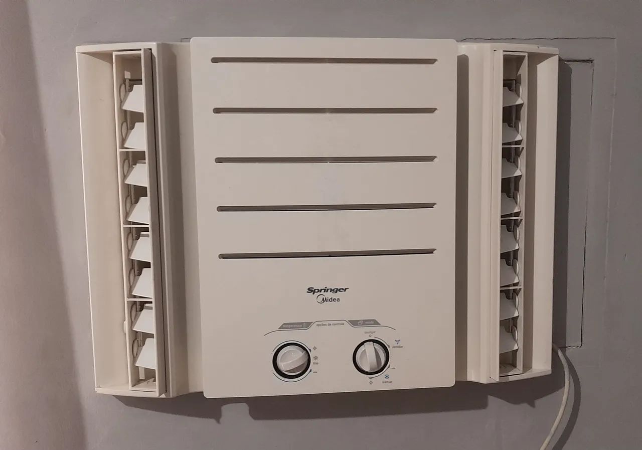Ar Condicionado Springer Midea de Janela 7500 BTUS / 220v- 12.000 BTUs