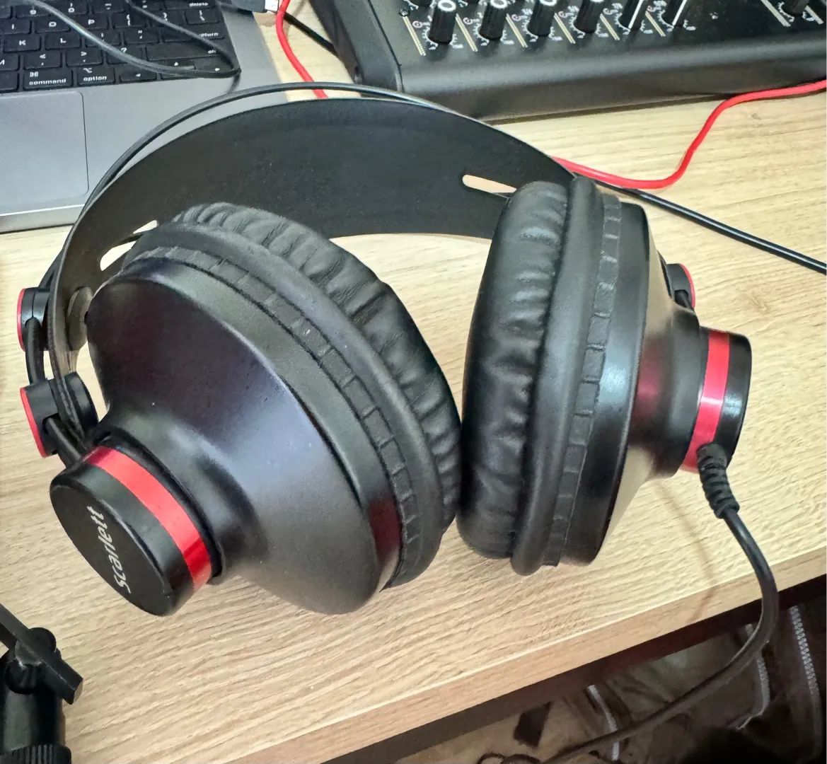 Placa de Áudio, Kit de Gravação Completo - Focusrite Scarlett 2i2, Microfone e Fones - Foto 4