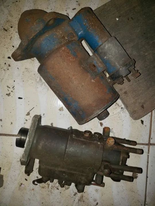 VENDO/TROCO UMA BOMBA INJETORA E UM MOTOR DE PARTIDA NO ESTADO Q SE ENCONTRA 