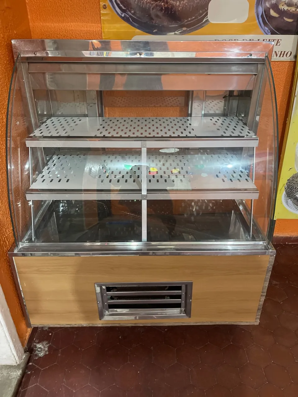 Expositor vitrine de bolos e doces GELADO