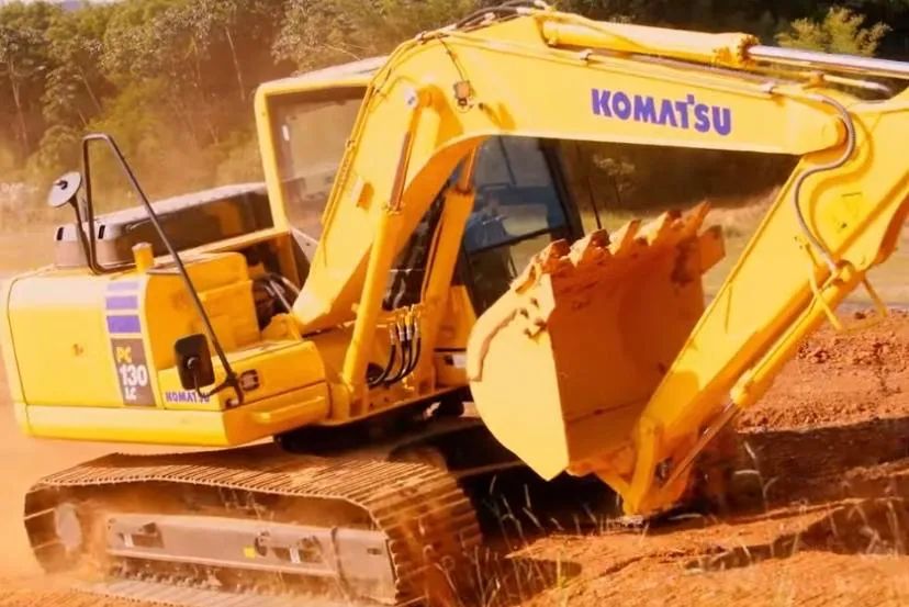 Komatsu PC130 LC - Escavadeira venda financiada