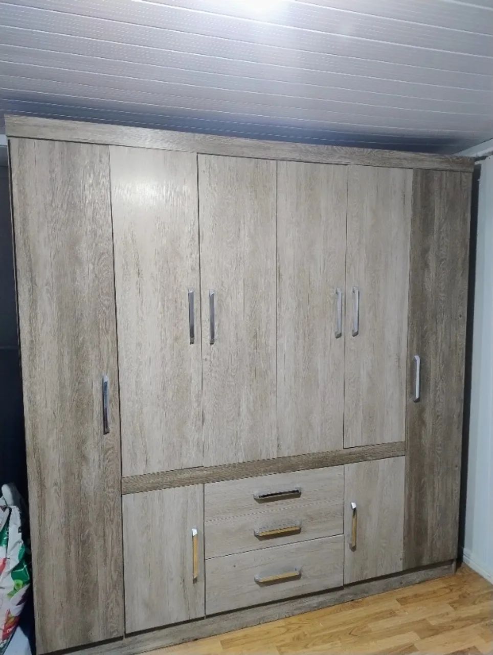 Guarda-roupa 8 portas e 3 gavetas  - Foto 3