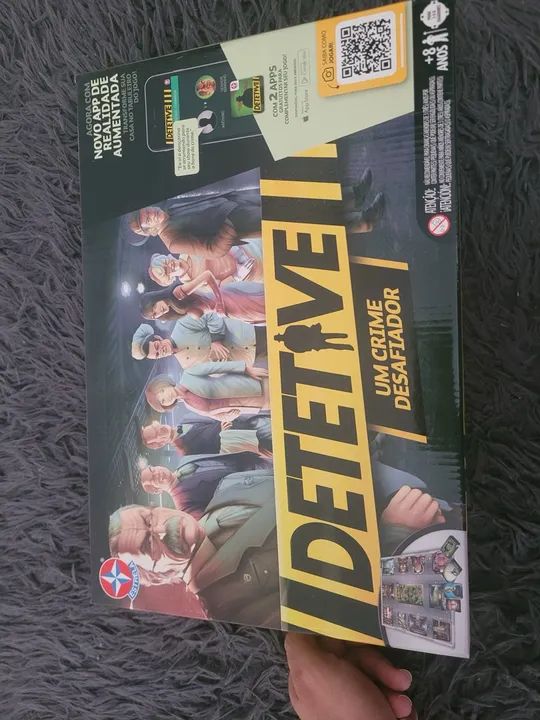 Jogo de Tabuleiro Detetive - Um Crime Desafiador