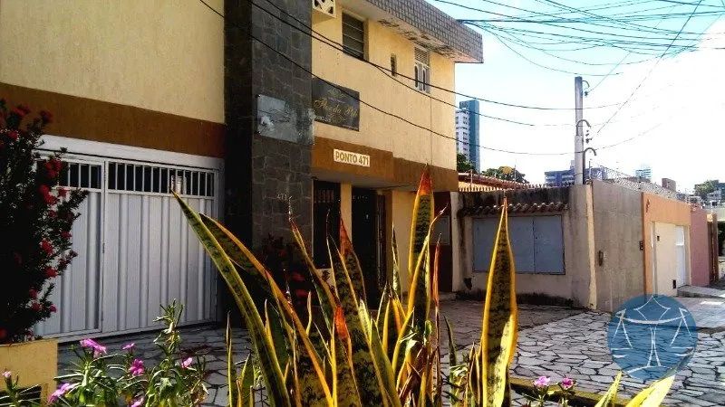 CASA PARA FINS COMERCIAIS NO BARRO VERMELHO