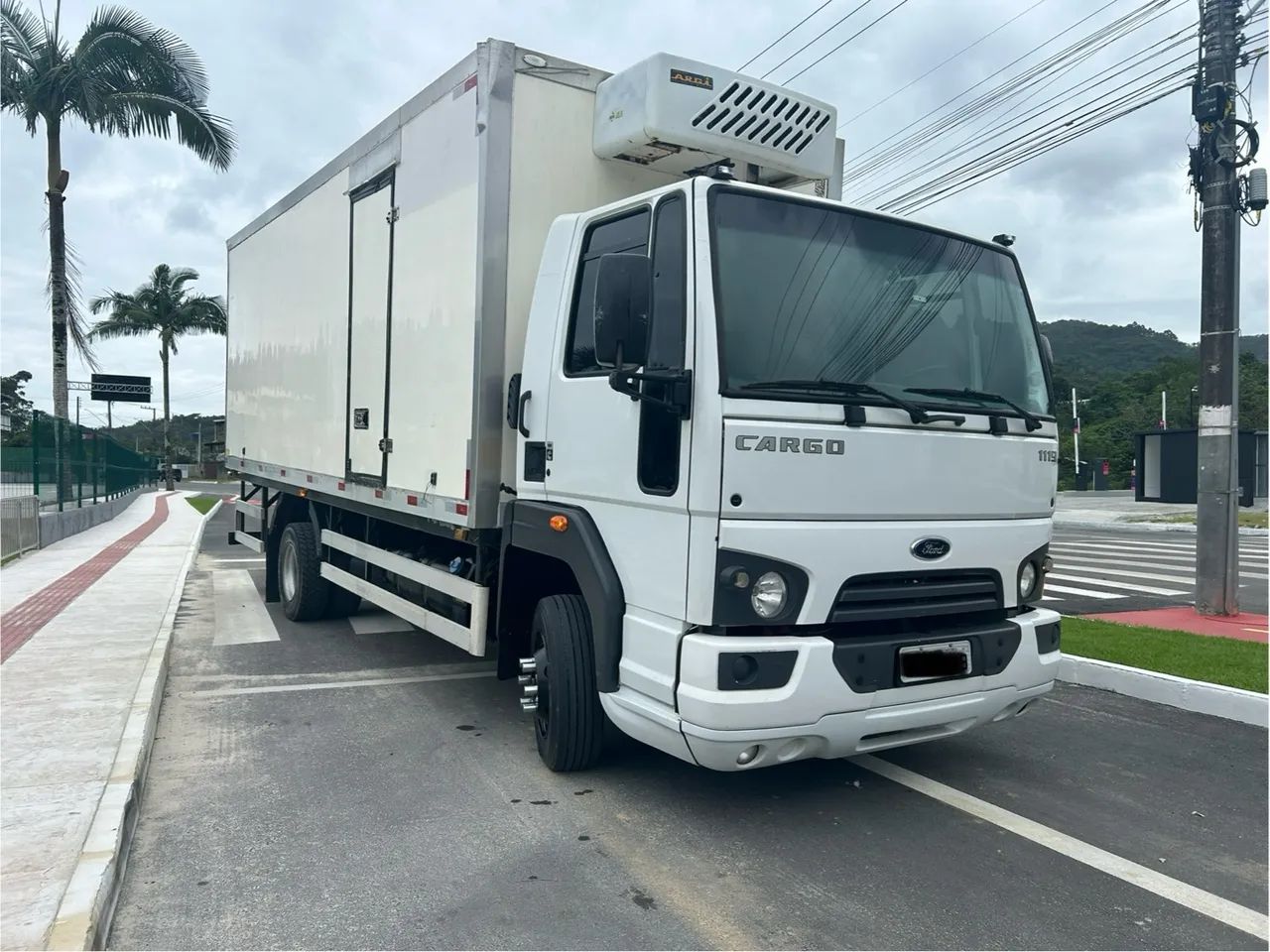 Caminhão Ford Cargo 1119 - Baú Refrigerado