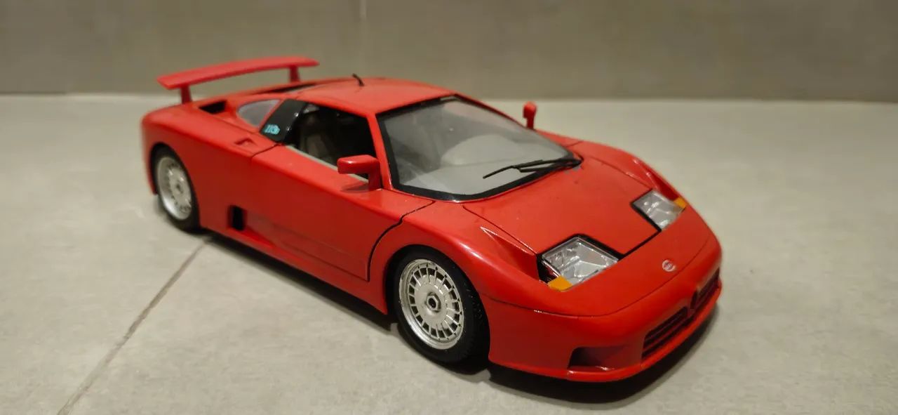Bugatti EB110- miniatura 1/18 - Foto 2