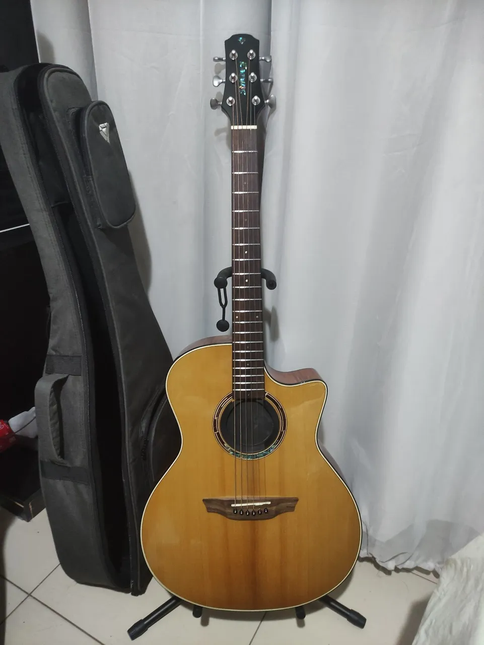 Violão Acústico com Captação Elétrica Steinberg Diamond artístico
