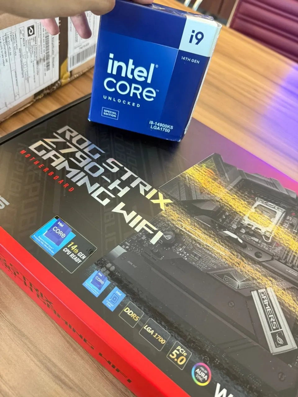i9-14900KS + Placa Mãe ASUS ROG STRIX Z790-H GAMING WIFI