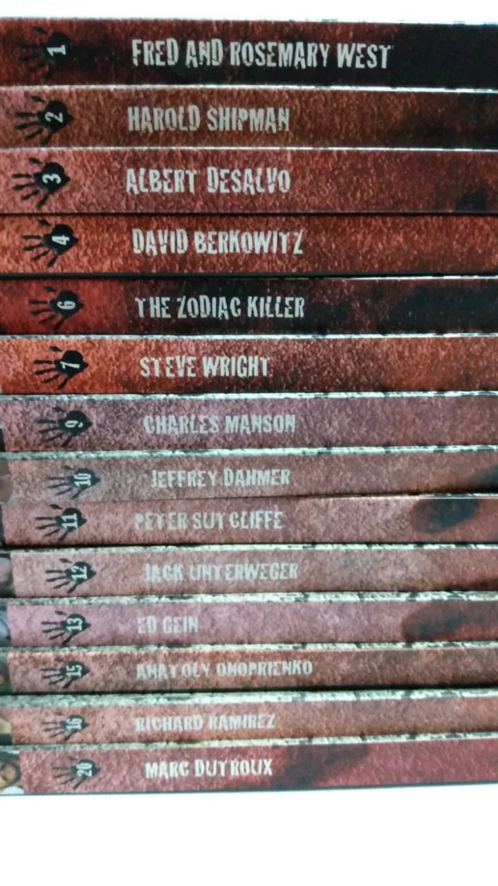 Coleção importada Serial Killers Livro mais DVD em inglês super rara. - Foto 2