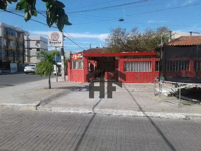 Casa Comercial ou Residencial, com 177m² construída, no terreno de 452m², localizada no Ja