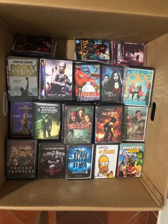 Lote de DVD com filmes e Séries 