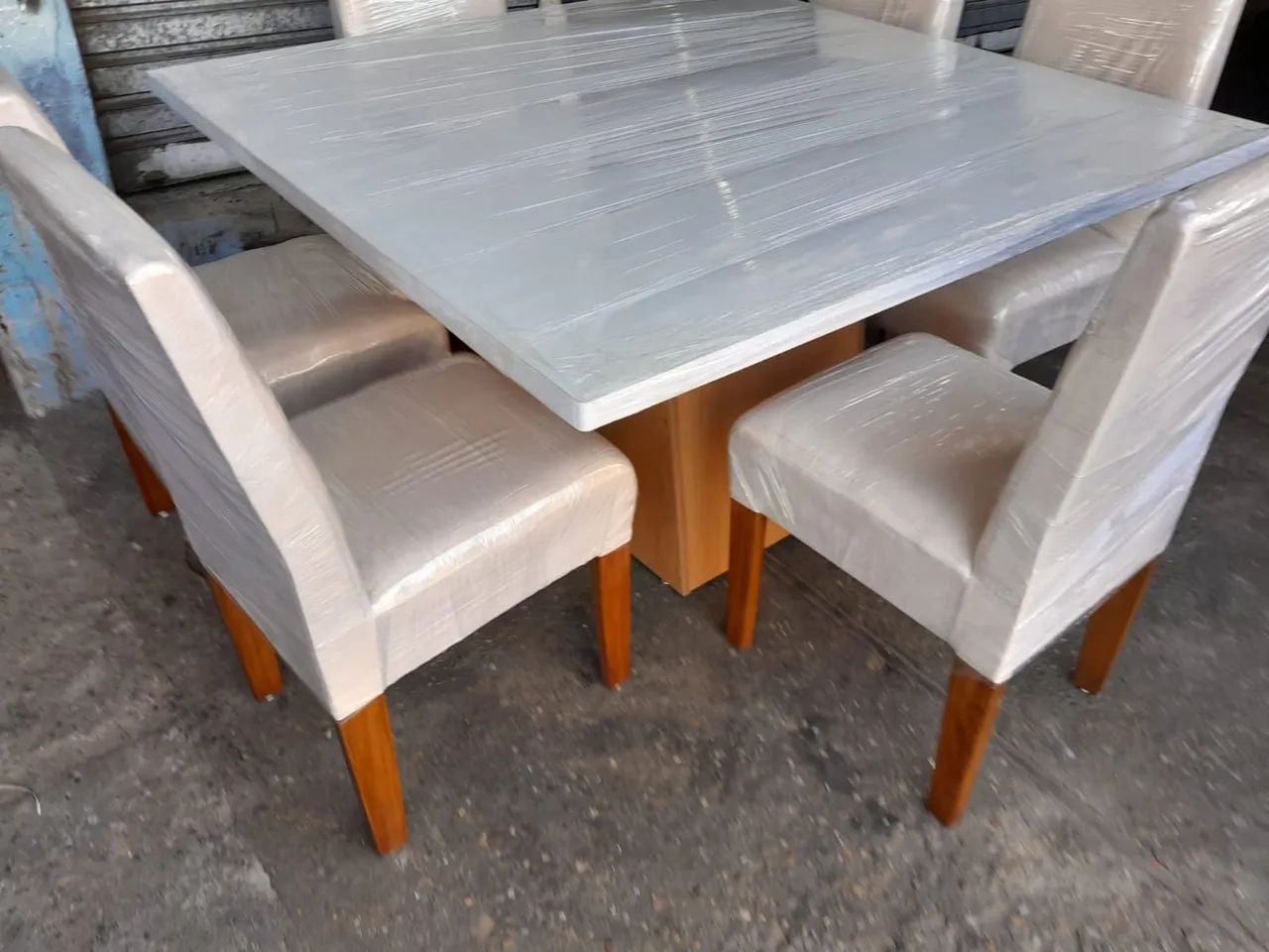 mesa com 4 cadeiras para sala de janta - Foto 3