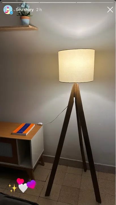 Luminária de Pé Tripé com Abajur