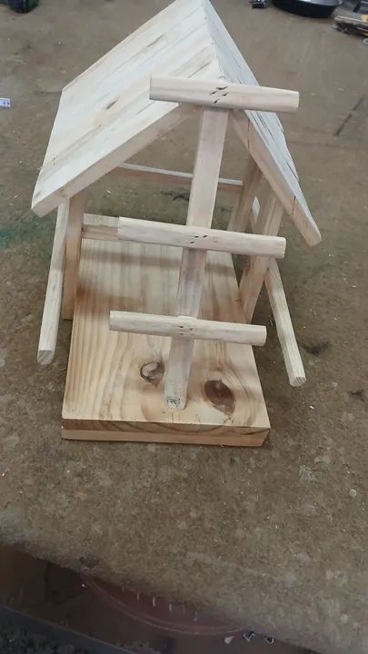 Casa para Pássaros em Madeira