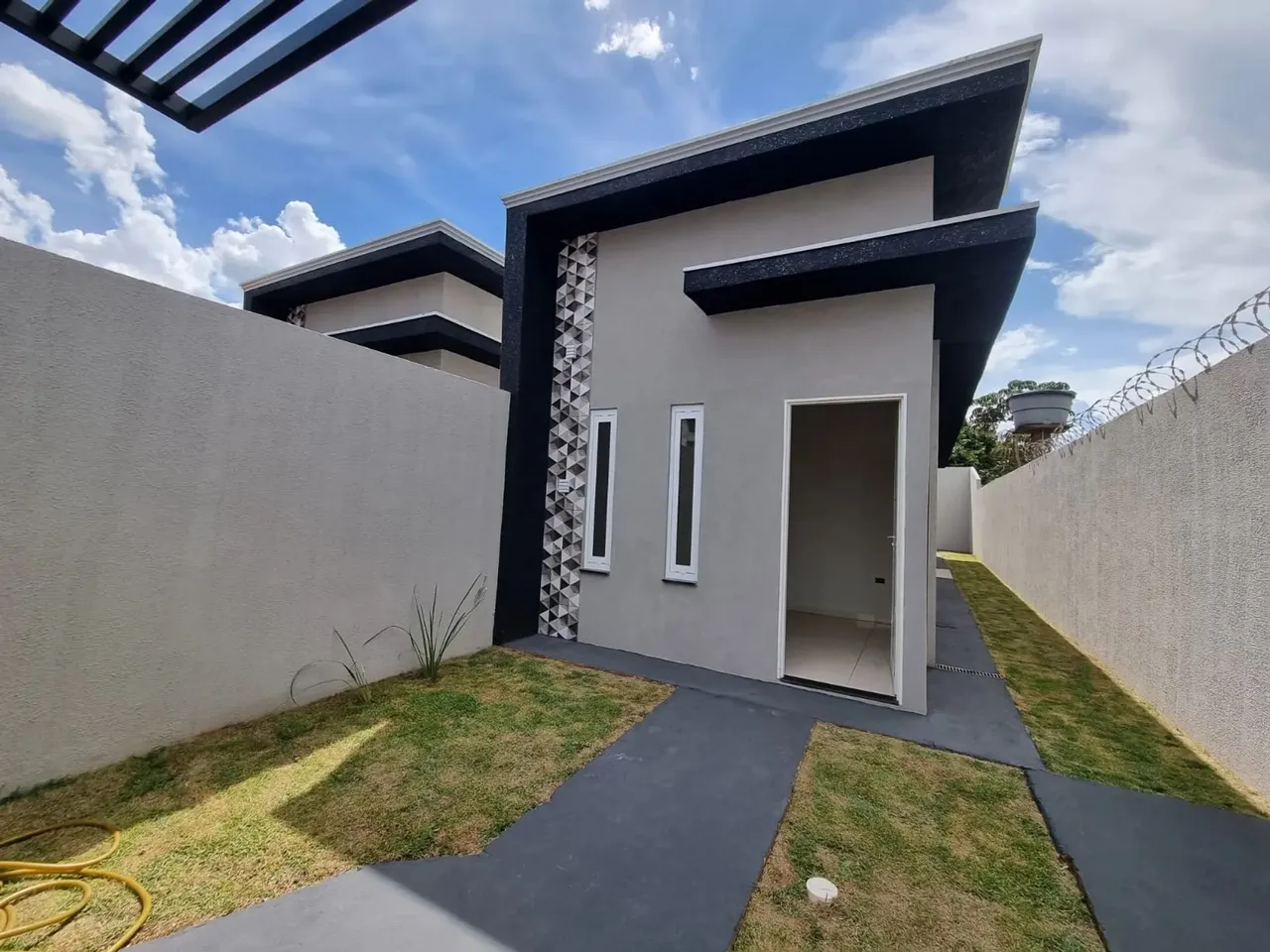 ótima casa á venda no bairro Guanandi , aceita financiamento