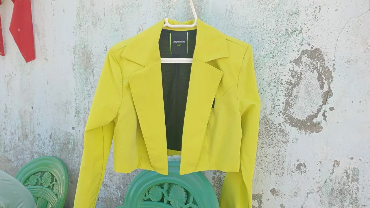Blazer Amarelo Cropped - Lança Perfume