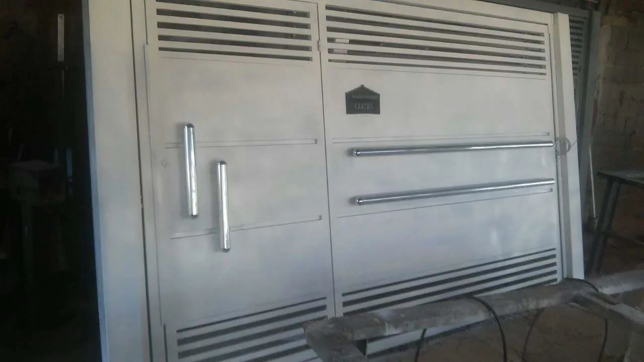 Portão Basculante para Garagem 3.00x2.50 Ferro Galvanizado  - Foto 2