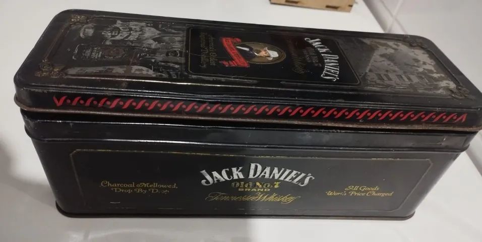 Caixa lata Vintage JACK DANIEL`S Nº7 old Tenesse Whiskey - Foto 2
