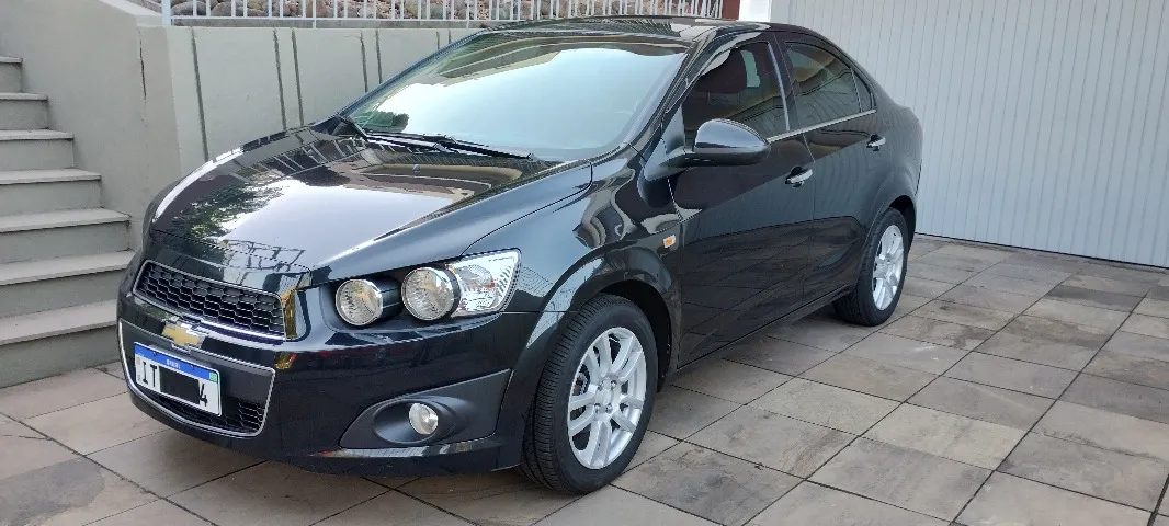 Chevrolet Sonic Sedan 1.6 LTZ Câmbio Automático de 6 velocidades apenas 63.400 km
