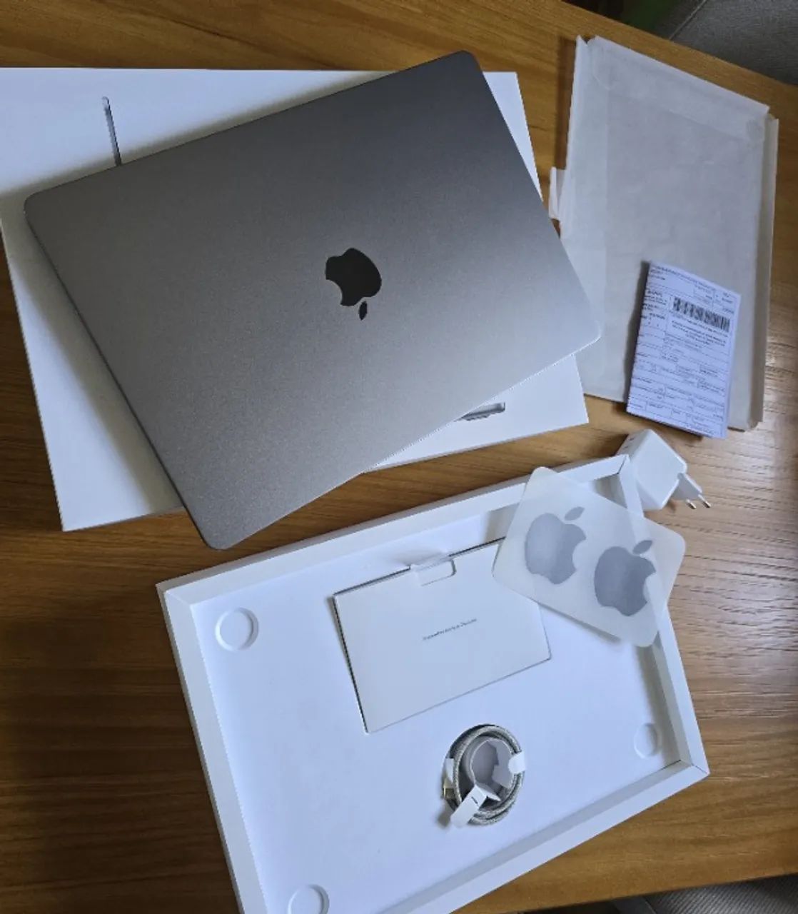 Macbook Air M2 com tela retina 15 polegadas, 256GB, 8GB, novíssimo