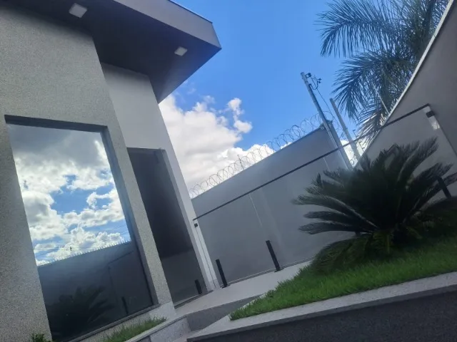 Bairro Reserva Real. Linda casa com 3 quartos, sendo 1 suíte com closet