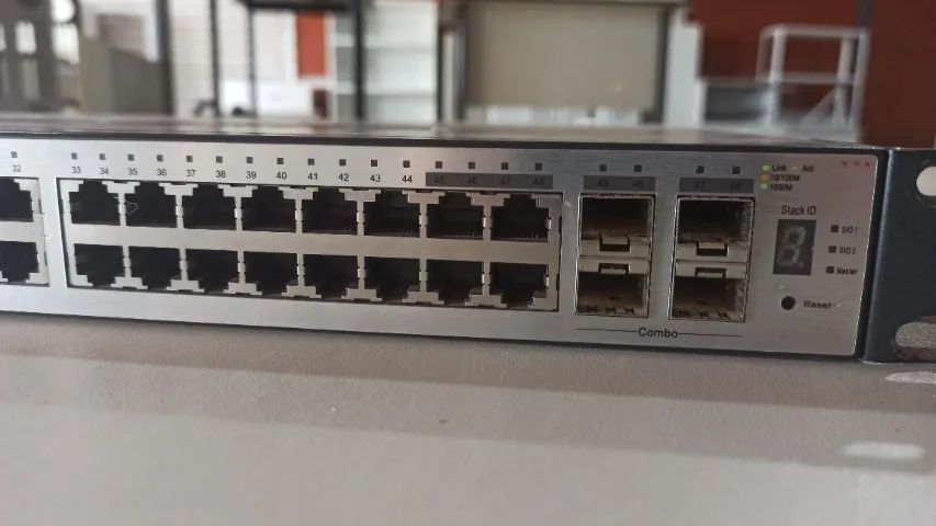 Switch D-Link DGS-3100-48 Managed 48 Portas - Foto 2