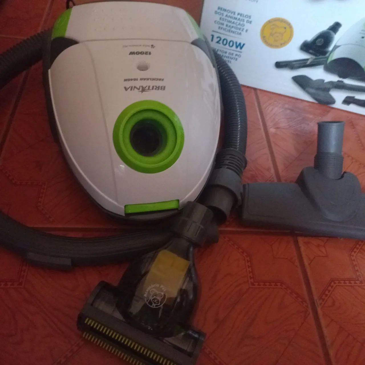 Aspirador de Pó Britânia 1200W