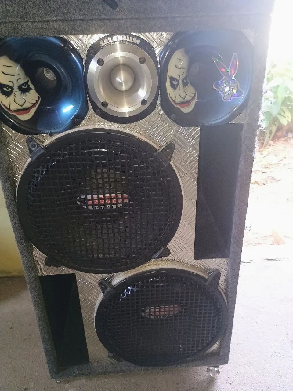 Caixa de Som Selenium com 2 Alto-Falantes de 1,200 e uma corneta 