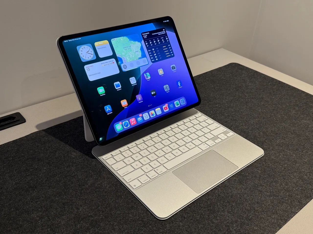 iPad pro 13 Polegadas M4 256GB Wifi - Seminovo