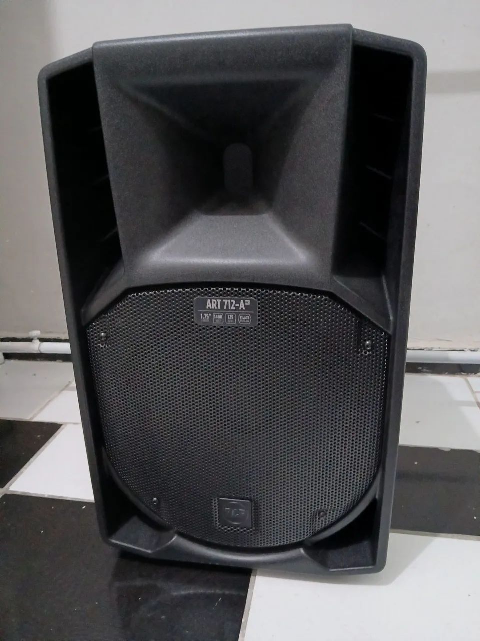 Caixa ativa RCF ART 712