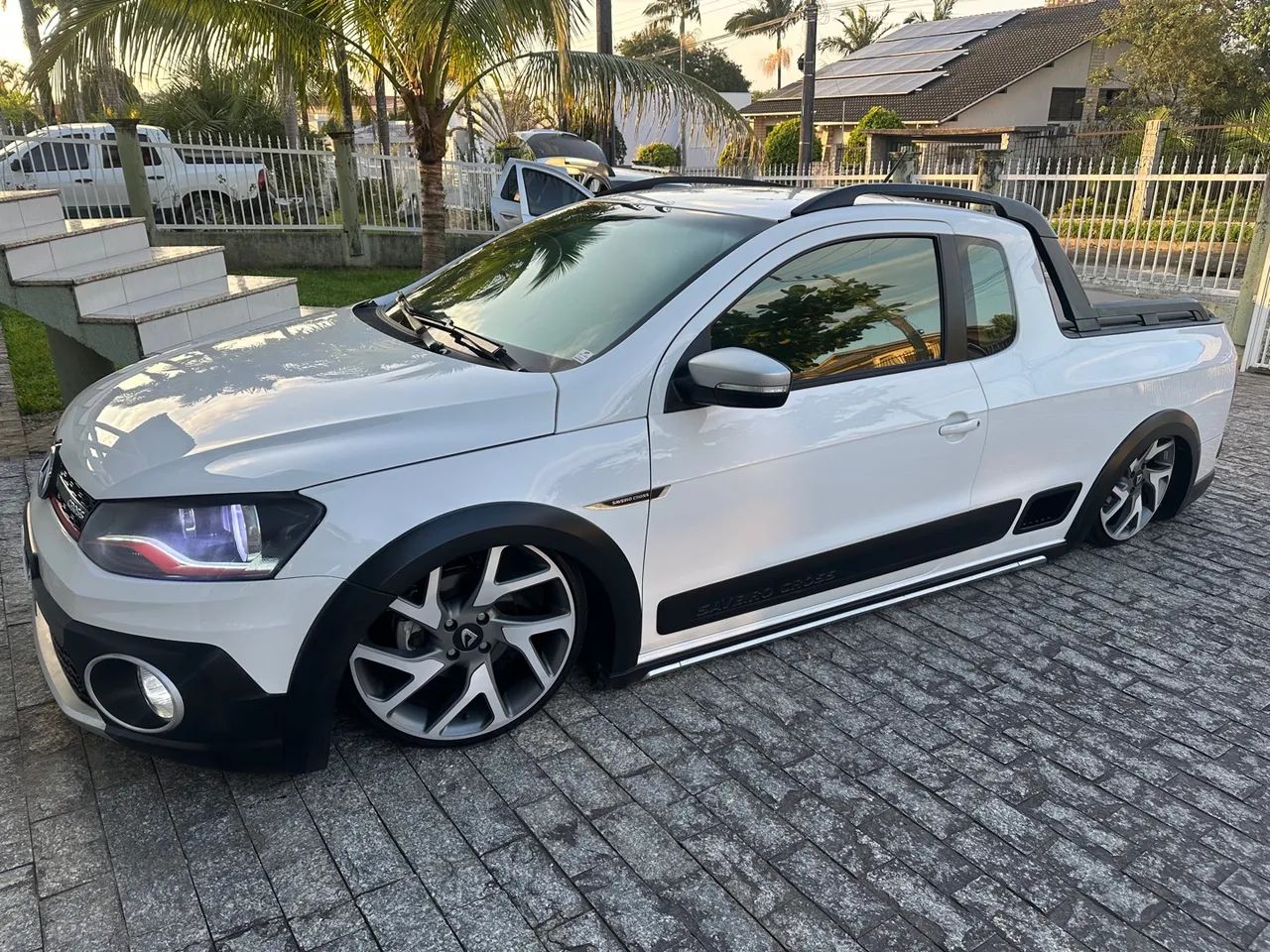 Volkswagen Saveiro Cross 1.6 Legalizada suspensão a ar