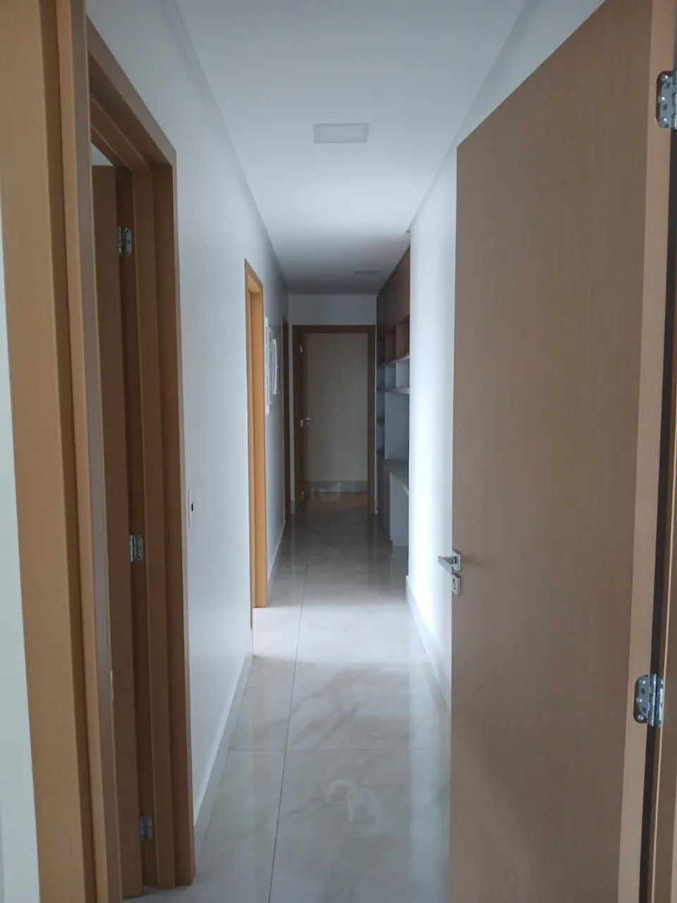 Aluga-se apartamento