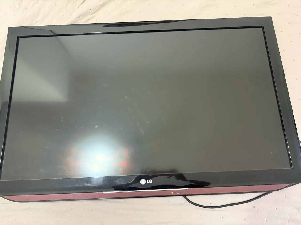 LG TV 42 inches64297328136706120
