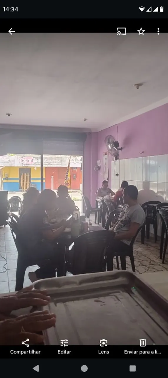 Aluga-se ponto comercial