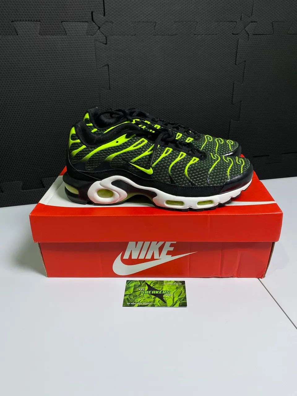 Nike Air Max Plus 'Black Volt' 2018