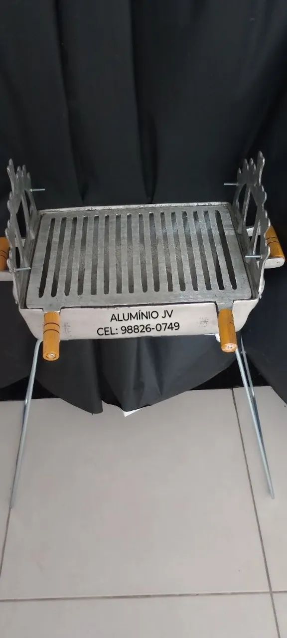 CHURRASQUEIRA GRANDE DE ALUMÍNIO COM SUPORTE LATERAL PARA ESPETO - Foto 2