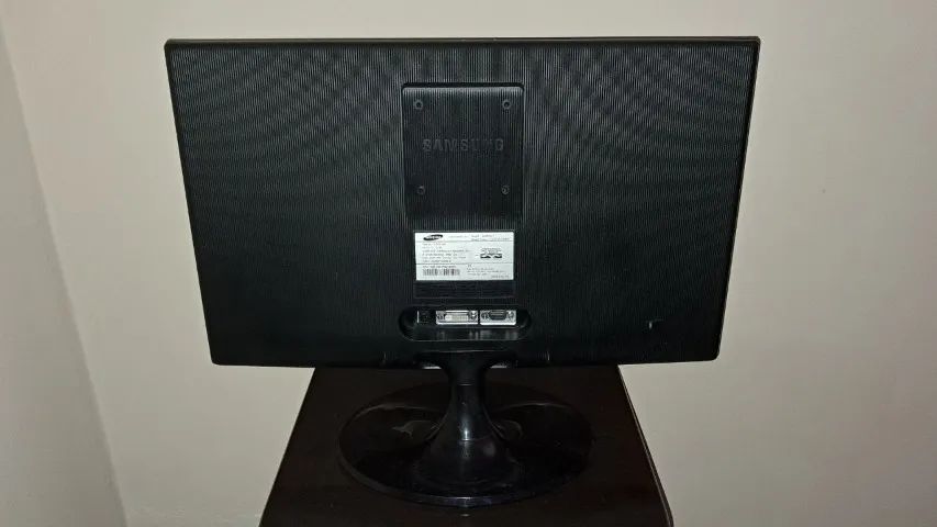 Monitor Samsung 22" S22C301F - Foto 3