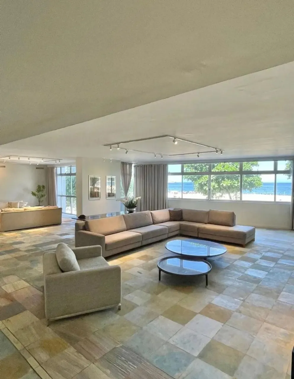 Apartamento de luxo na Atlantica Copacabana !!
