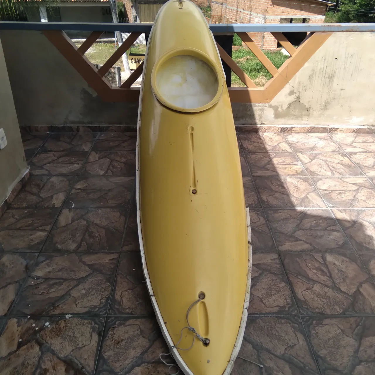 Caiaque Amarelo para Remo e Lazer