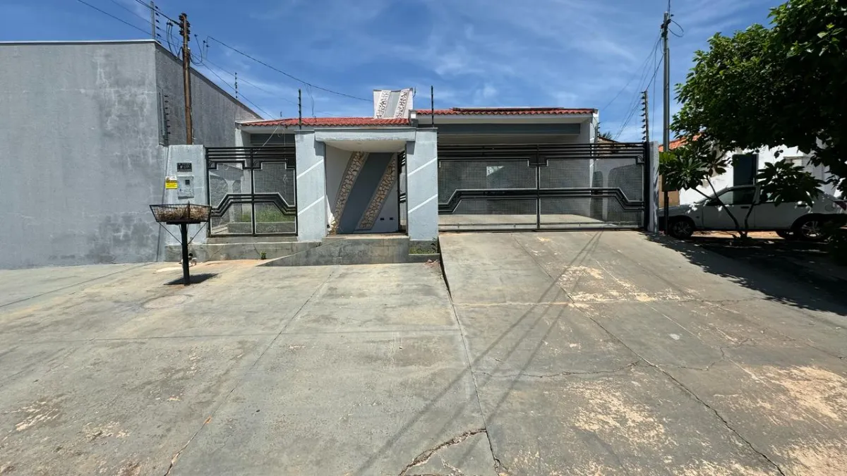 Casa tipo para venda com 3 quartos, sendo 2 suítes, 330m²
