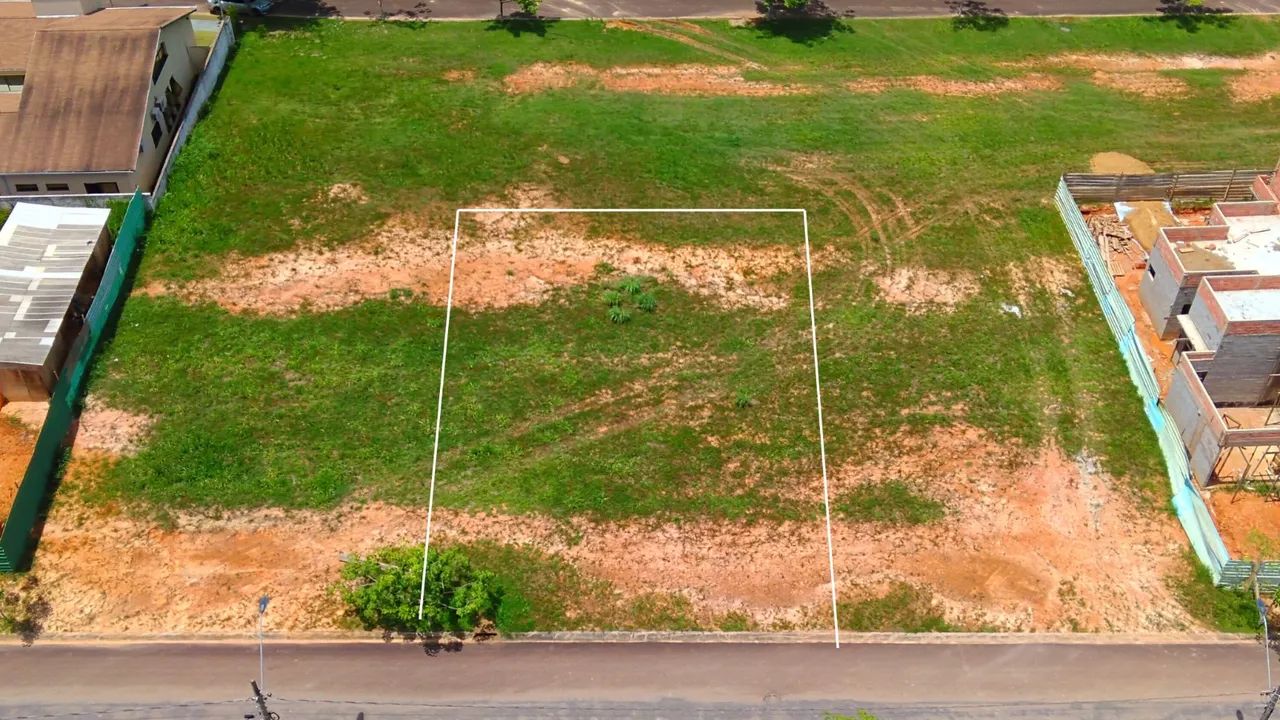 Lote de 450 m² no Condomínio Bosque do Madeira  Quadra 8, Lote Registro e Quitado